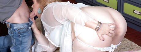 Alluring blonde ssbbw Lila Lovely in sexy undies blowing cock and gets a cum shot on her face 