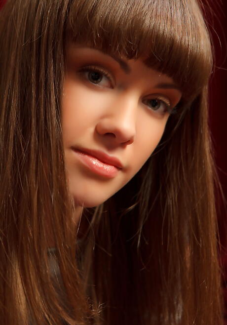 Foxy hottie Candy Rose makes some hot foot fetish action 